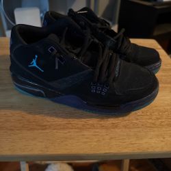 Jordan 2 Retro size 5Y