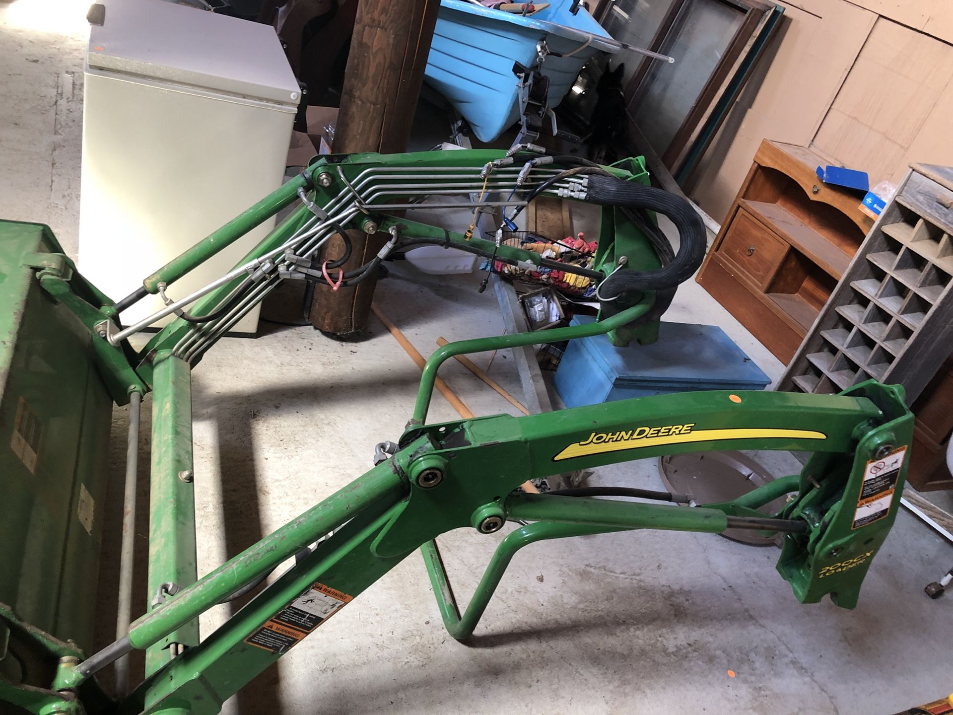 John Deere 200CX Loader