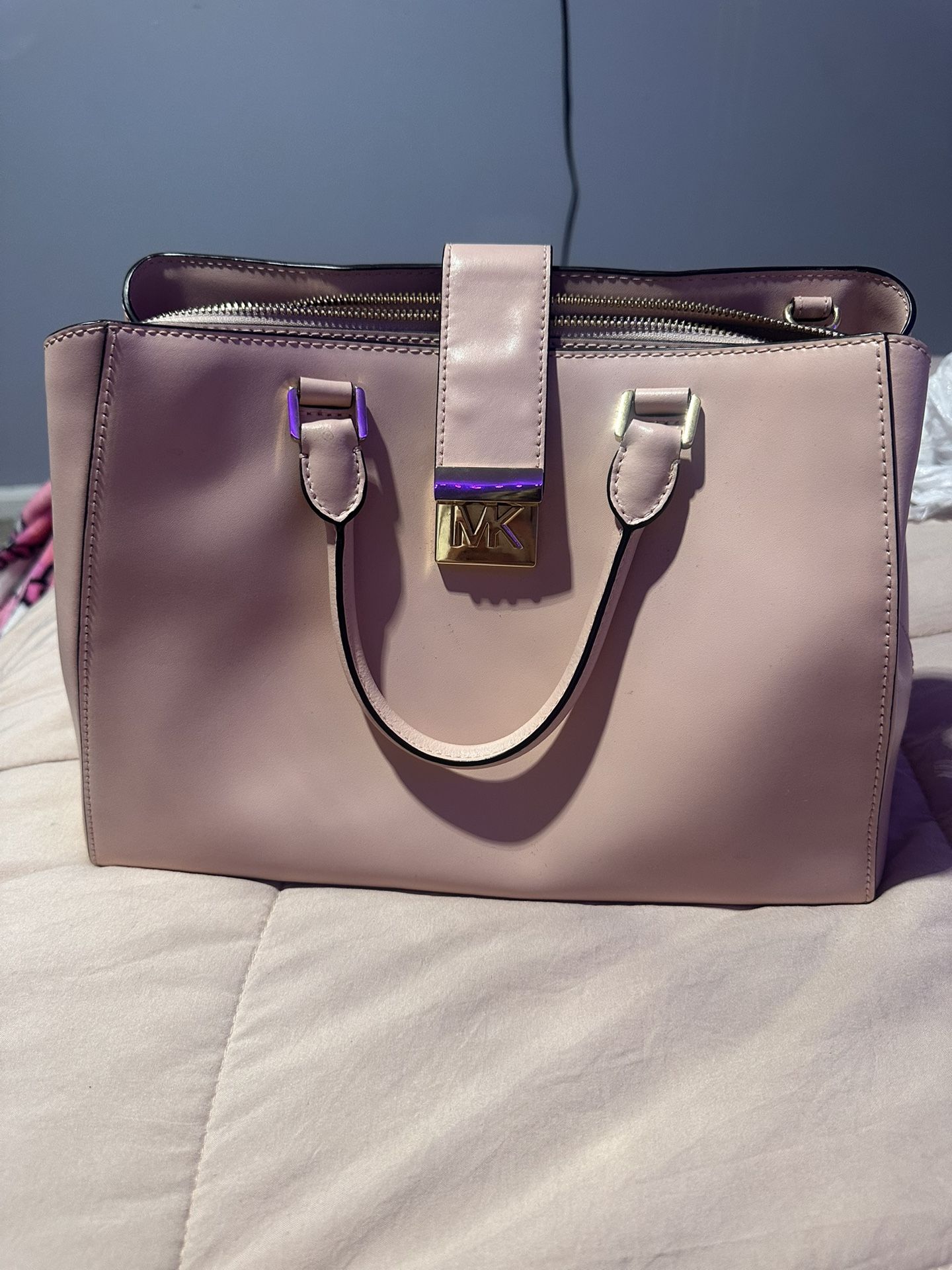 Michael Kors light pink bag with belt
