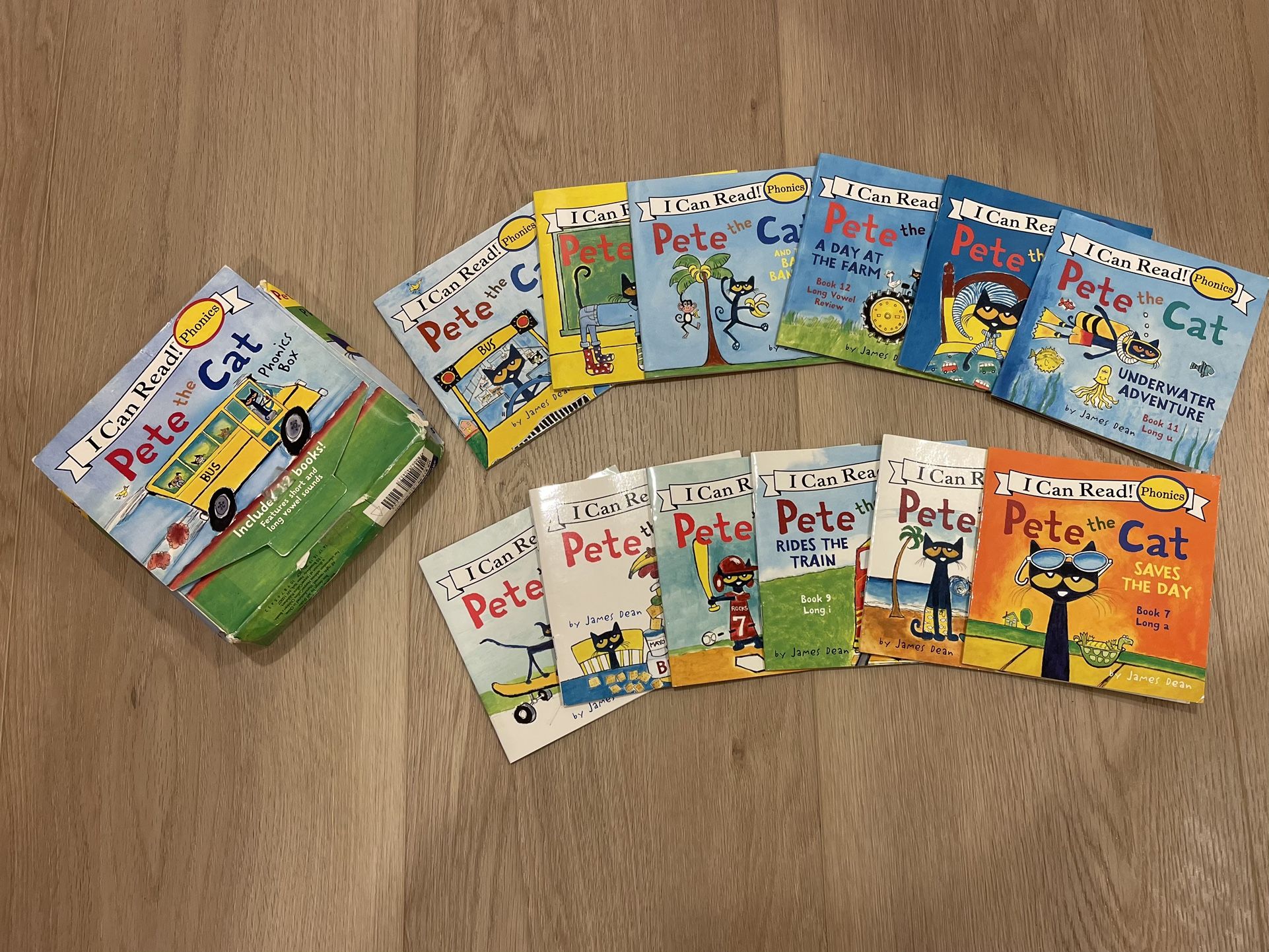 Pete the Cat 12 Phonics Books