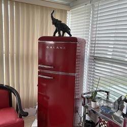 Galanz refrigerator  7.2 cu  