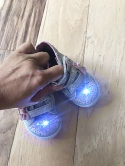 Sketchers size 6 toddler lights up