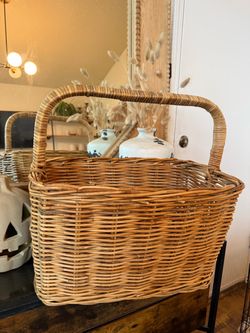Large basket with handle