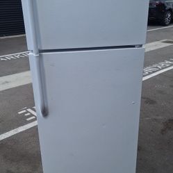 APARTMENT REFRIGERATOR (DELIVERED)
