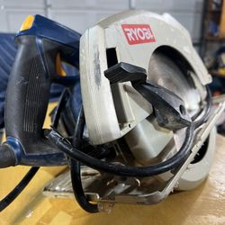 Ryoby Electric Skill Saw