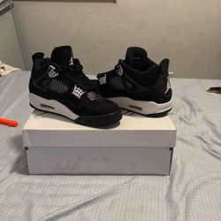 Air Jordan 4 Retro