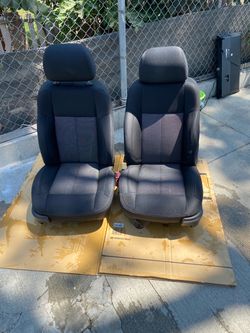 2007 h3 hummer front seats also have rear