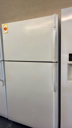 Nice like new Kenmore refrigerator
