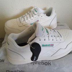 BRAND NEW- Reebok Shoes 