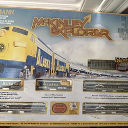 Bachman N Scale Alaska Mckinley Explorer Train Set 