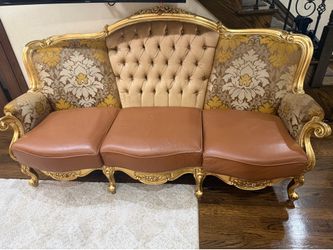 Luxury Gold Leaf Sofa & Loveseat Set – Excellent Condition