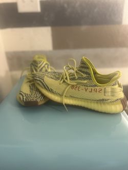Yezzy boost 350 V2 Semi Frozen Yellow (size 11)