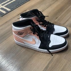 Nike Crimson Tint /white And Black 