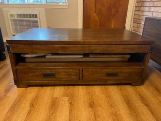 Lift top coffee table