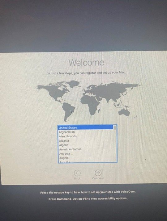 Apple iMac 2012 21.5" (1TB) Bundle — Logitech M325S & Bytech Keyboard Included