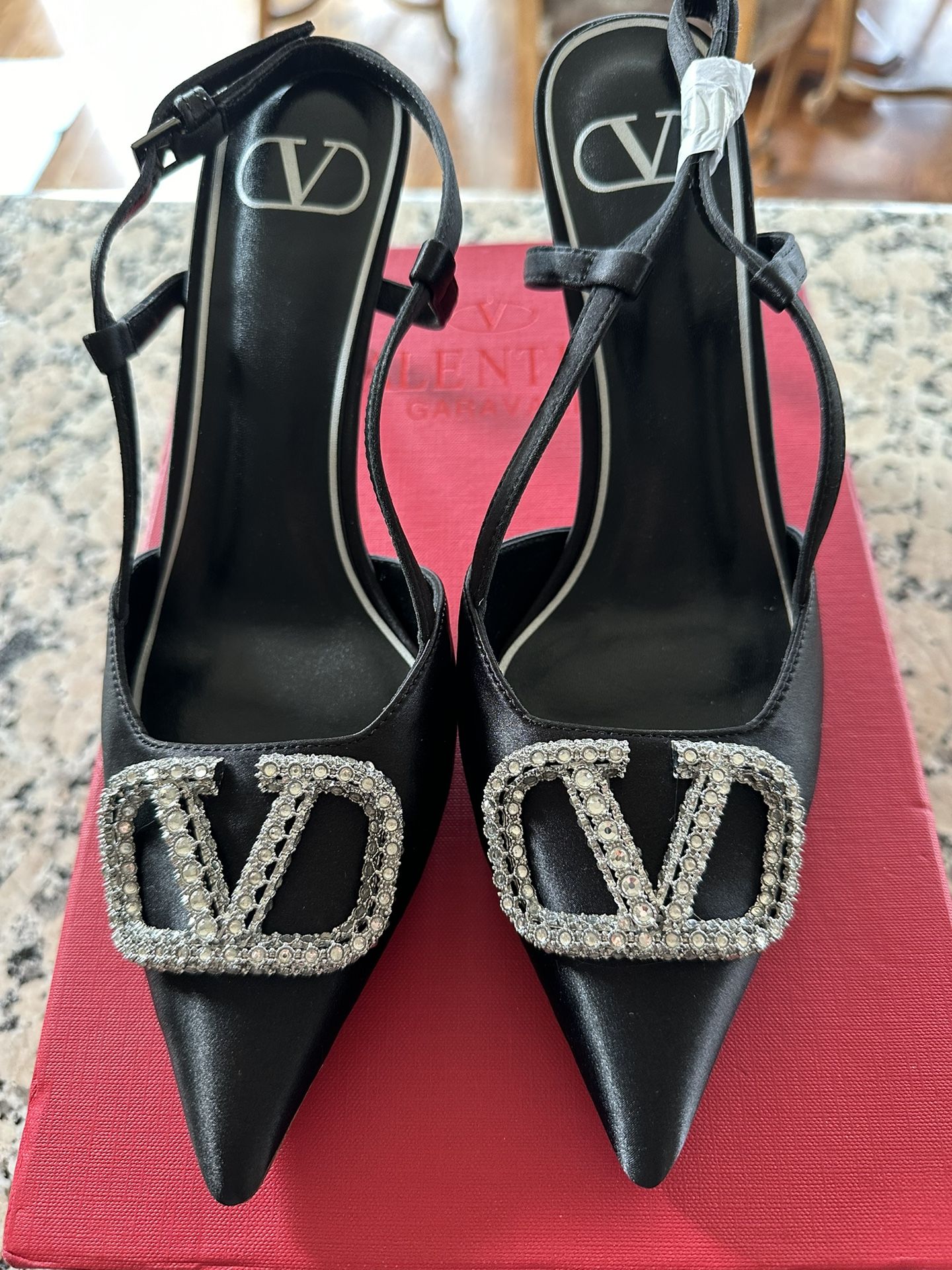 Valentino Style Evening Silk Brand New Shoes Size 42( It’s Size 42 But It Fits Size 40)