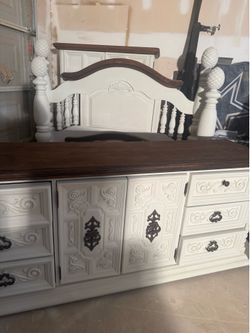 BEAUTIFUL Farmhouse Queen/Full Bedroom Set