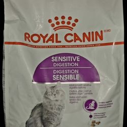 Royal Canin Feline Health Nutrition Sensitive Digestion Dry Cat Food 7lbs Bag