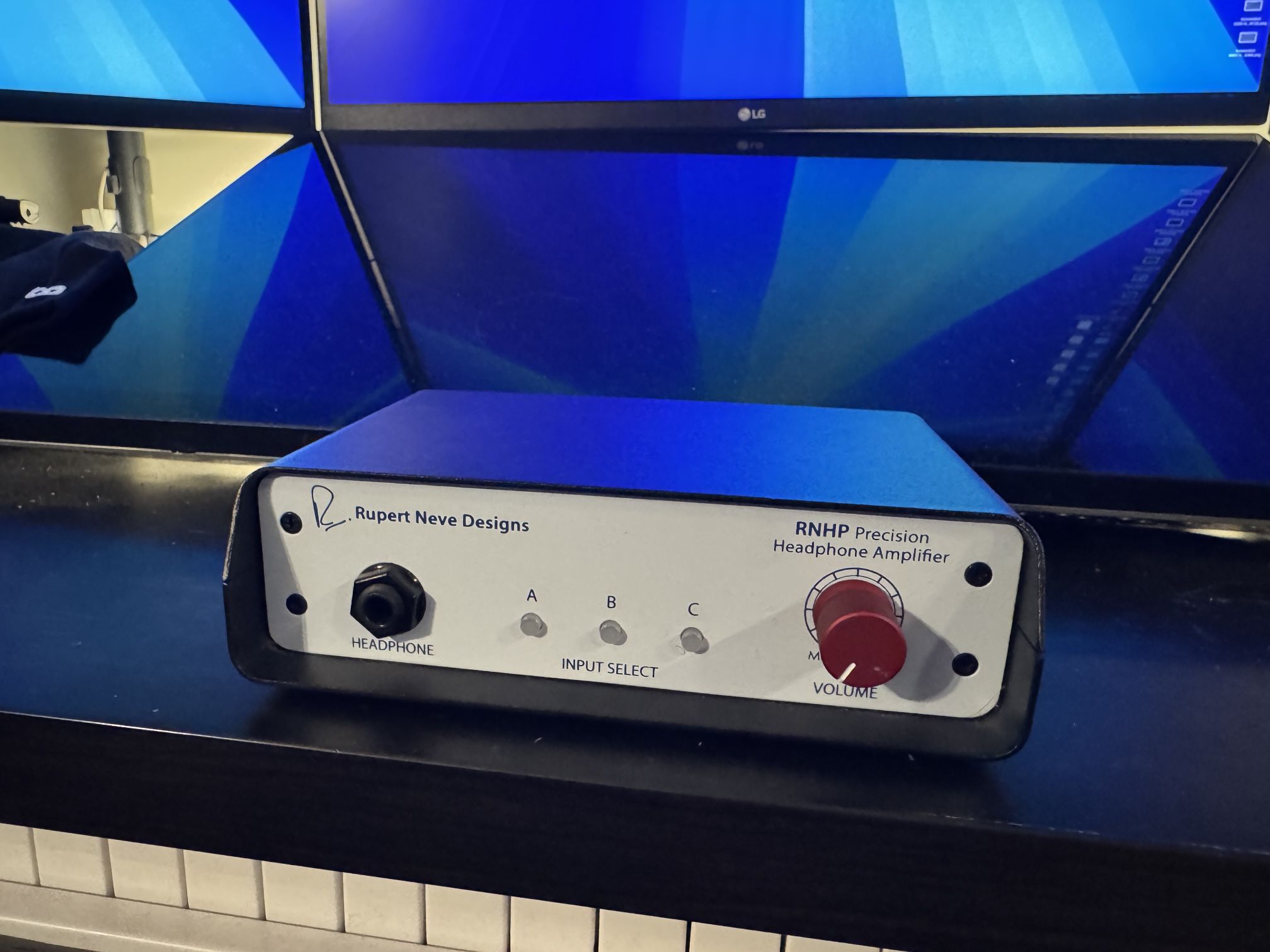 Rupert Neve Designs RNHP Precision Headphone Amplifier