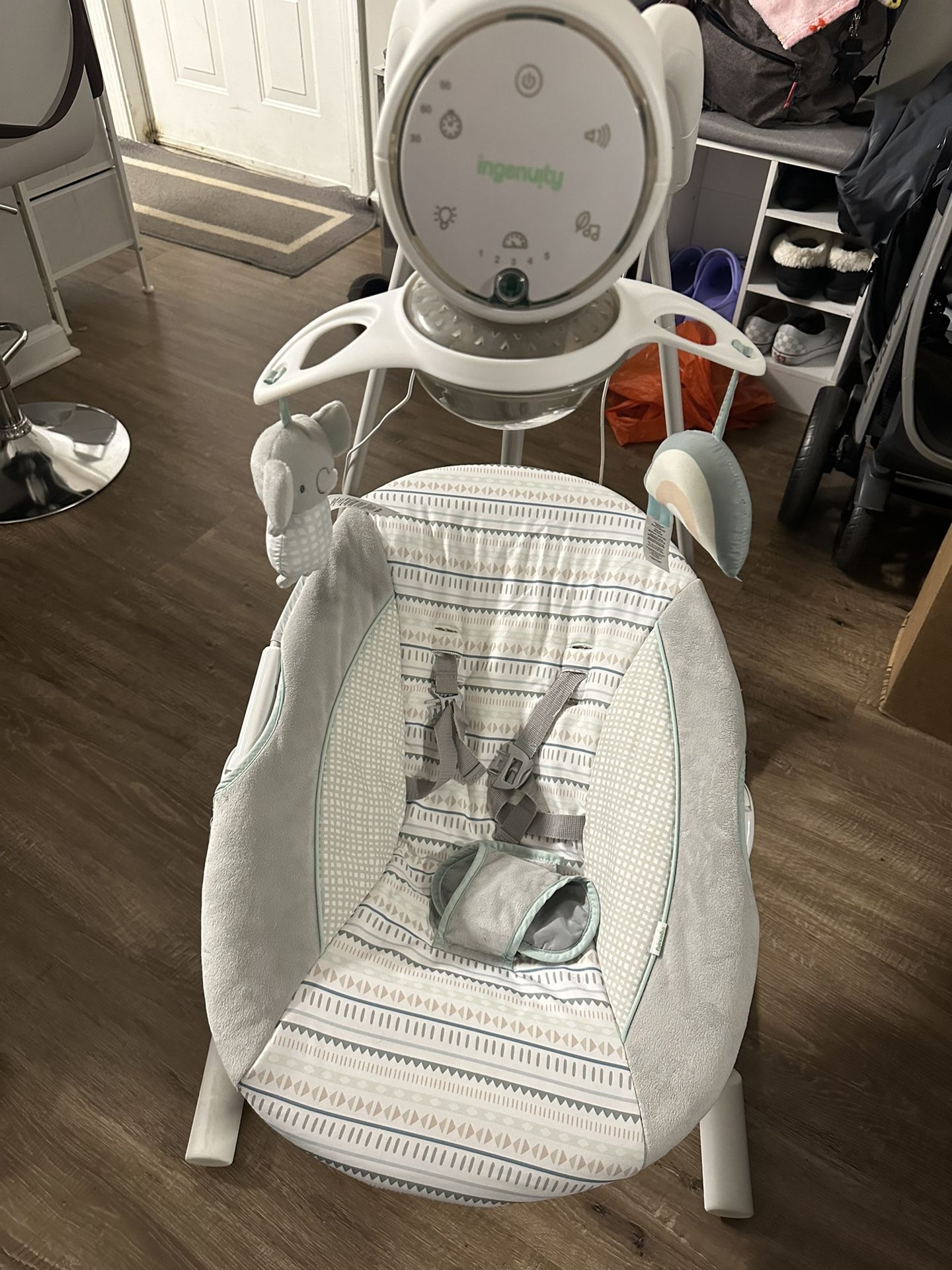 Ingenuity InLighten Soothing Swing – Van the Elephant