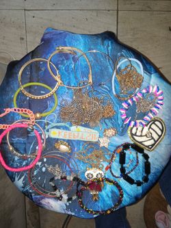 Lots of jewelry for 10$