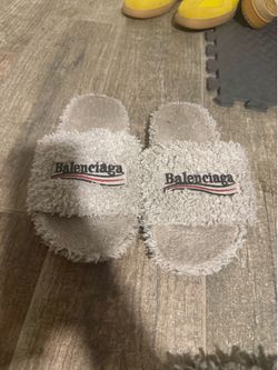 size 9 fur slides used - $25 obo