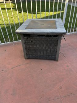 Fireplace Wicket Patio Box / Propane Gas 
