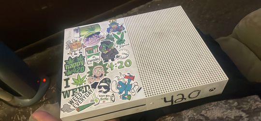 Xbox 1 S 1tb Works Great 