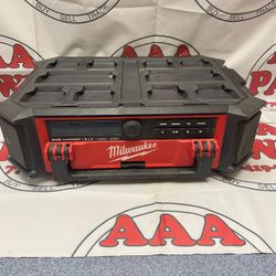 Milwaukee 2950-20 Packout Radio + Charger 11059242