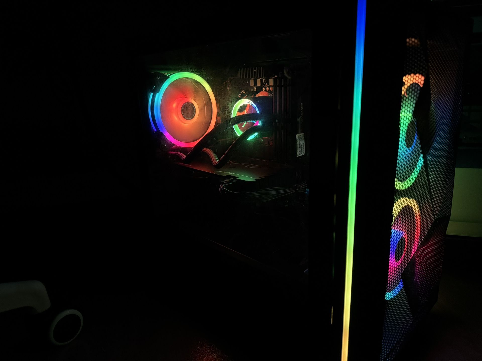 Skytech Chronos Mini Gaming PC – i5-10400F / 32GB / GTX 1660 Super