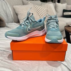 Brand New Nike Cosmic Runner Canon/denim TURQ/BLANC