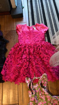 Vestidos para niña poco uso size 5/6  son 11 piezas  pregunte sin compromiso todos por $30