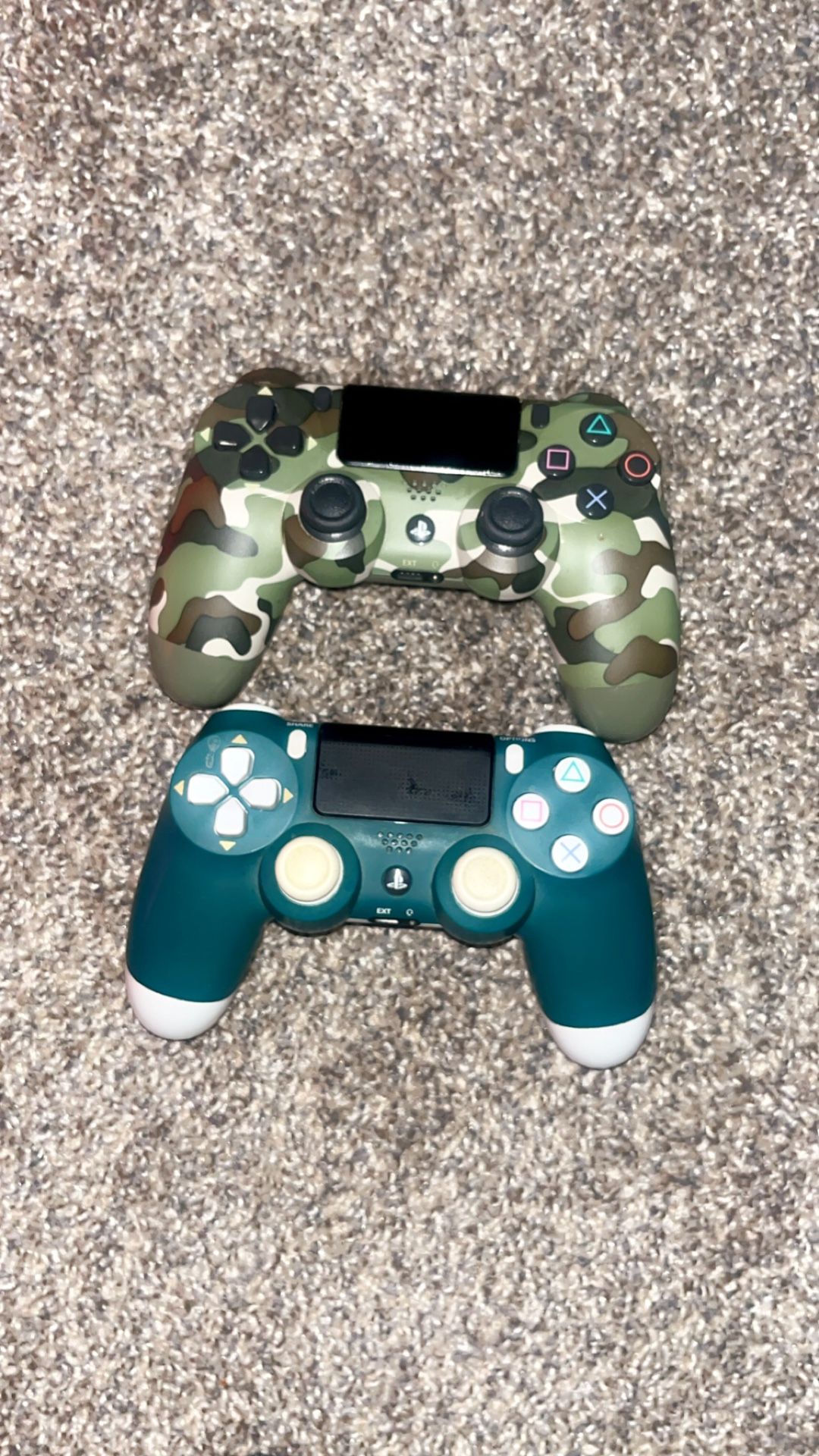 PS4 Controllers 