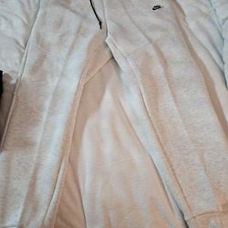 Nike Tech Fleece Heater Grey Sweatpants 