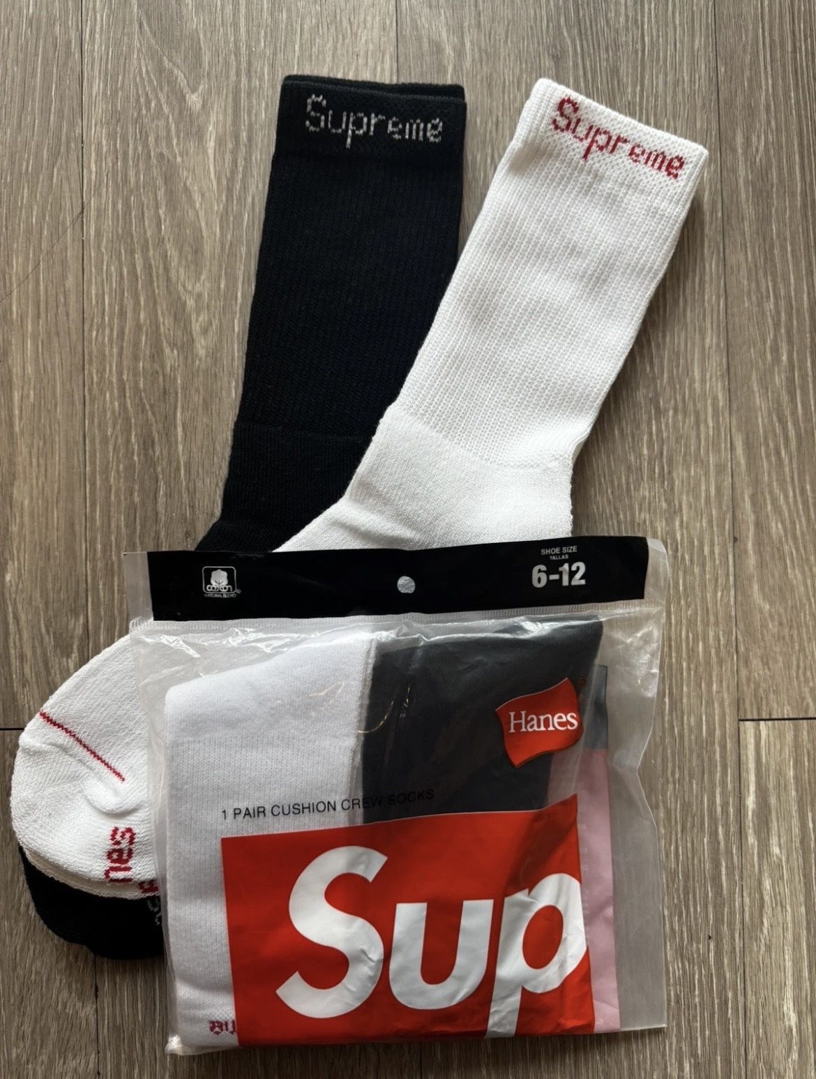 Supreme Socks
