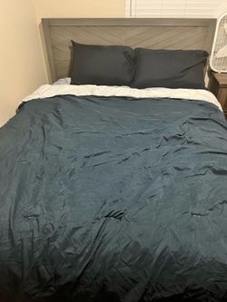 California King Bedding Set – White & Navy Geometric Comforter, Sheets & Pillowcases