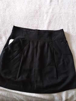 Cute black skirt with pockets