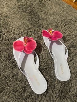 New Orquedea sandal size 7