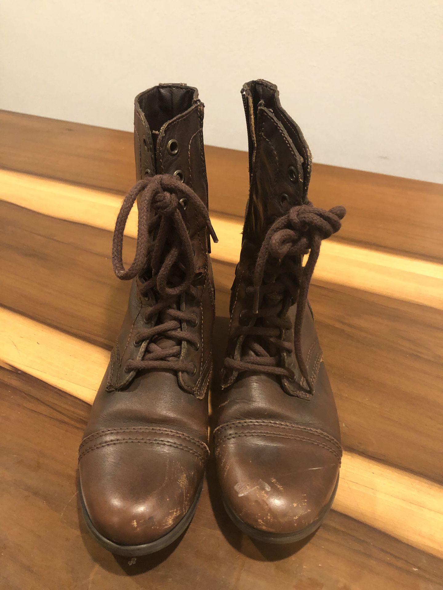 Steve Madden brown leather boots size 8