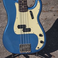 Fender AMERICAN Precision Bass