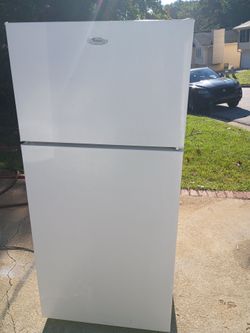 Whirlpool Top-Freezer Refrigerator