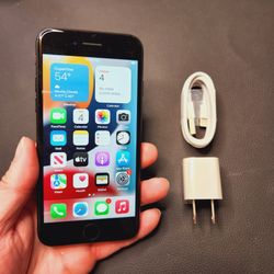 iPhone 7 - UNLOCKED - Like New  