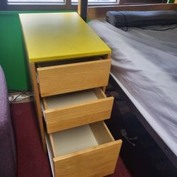 3 DRAWERS DRESSER OR NIGHT STAND (HOME3)