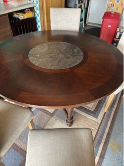 Ding table with chairs