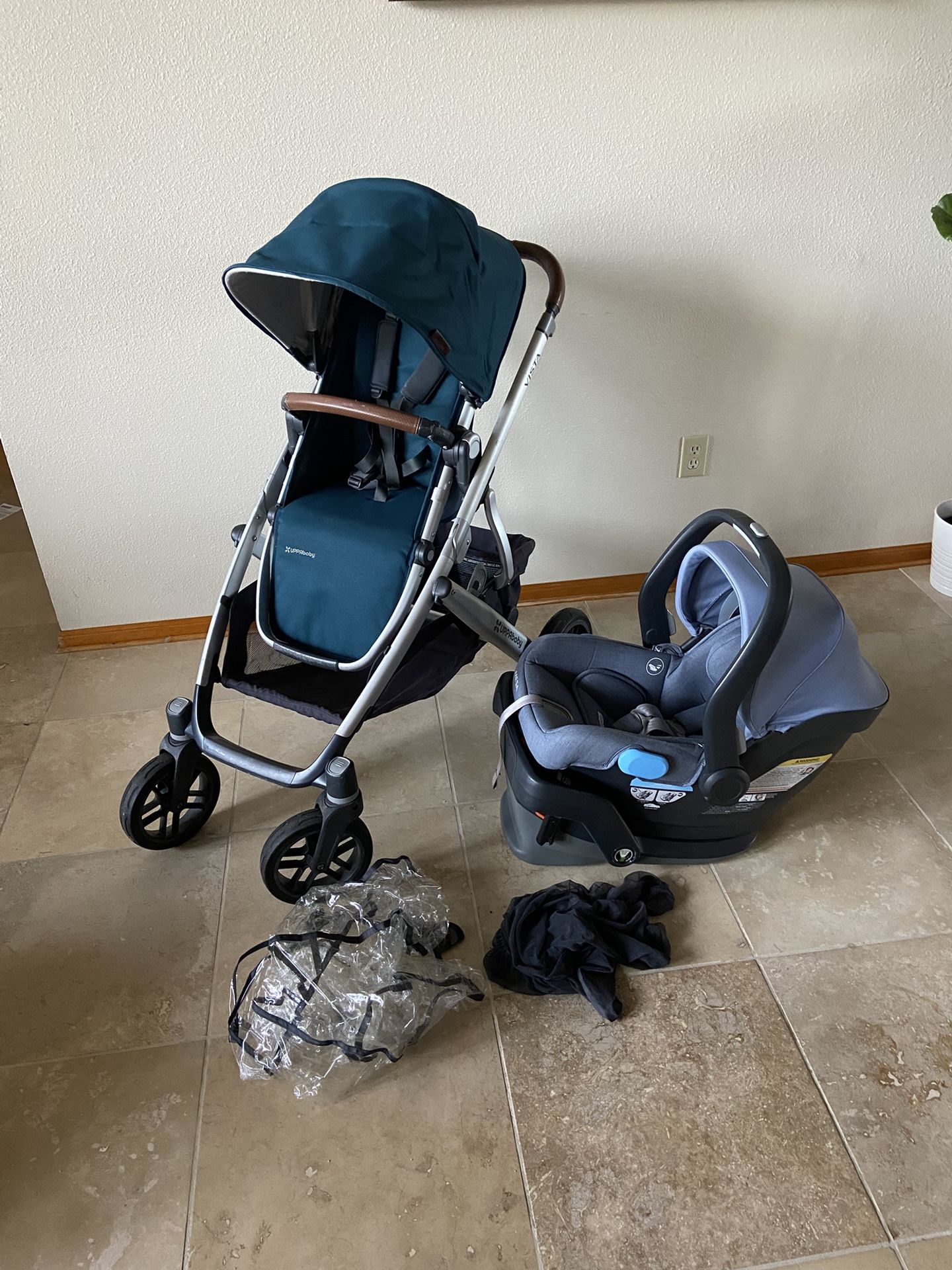 Uppababy Vista V2 Stroller With Car Seat Finn