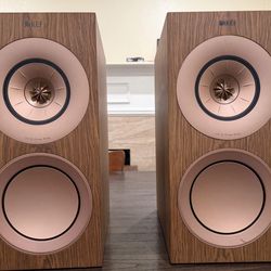 KEF R3 audiophile speakers