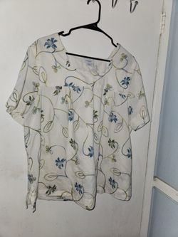 Dressbarn Woman Plus Size 3X White Floral Square Neck Top
