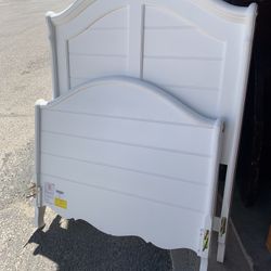 🌹🌺BEAUTIFUL TWIN SIZE BEDROOM SET: DRESSER, BED FRAME, NIGHTSTAND 🌹🌺