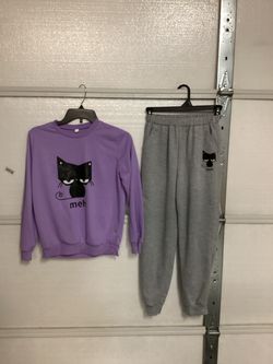 Girls sweat outfit size 11/12