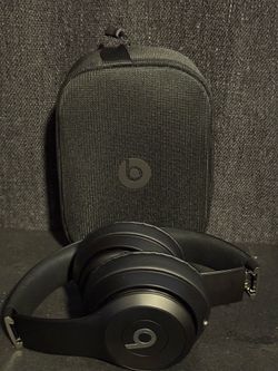 Beats Solo 4 Wireless Headset With Charging Cable